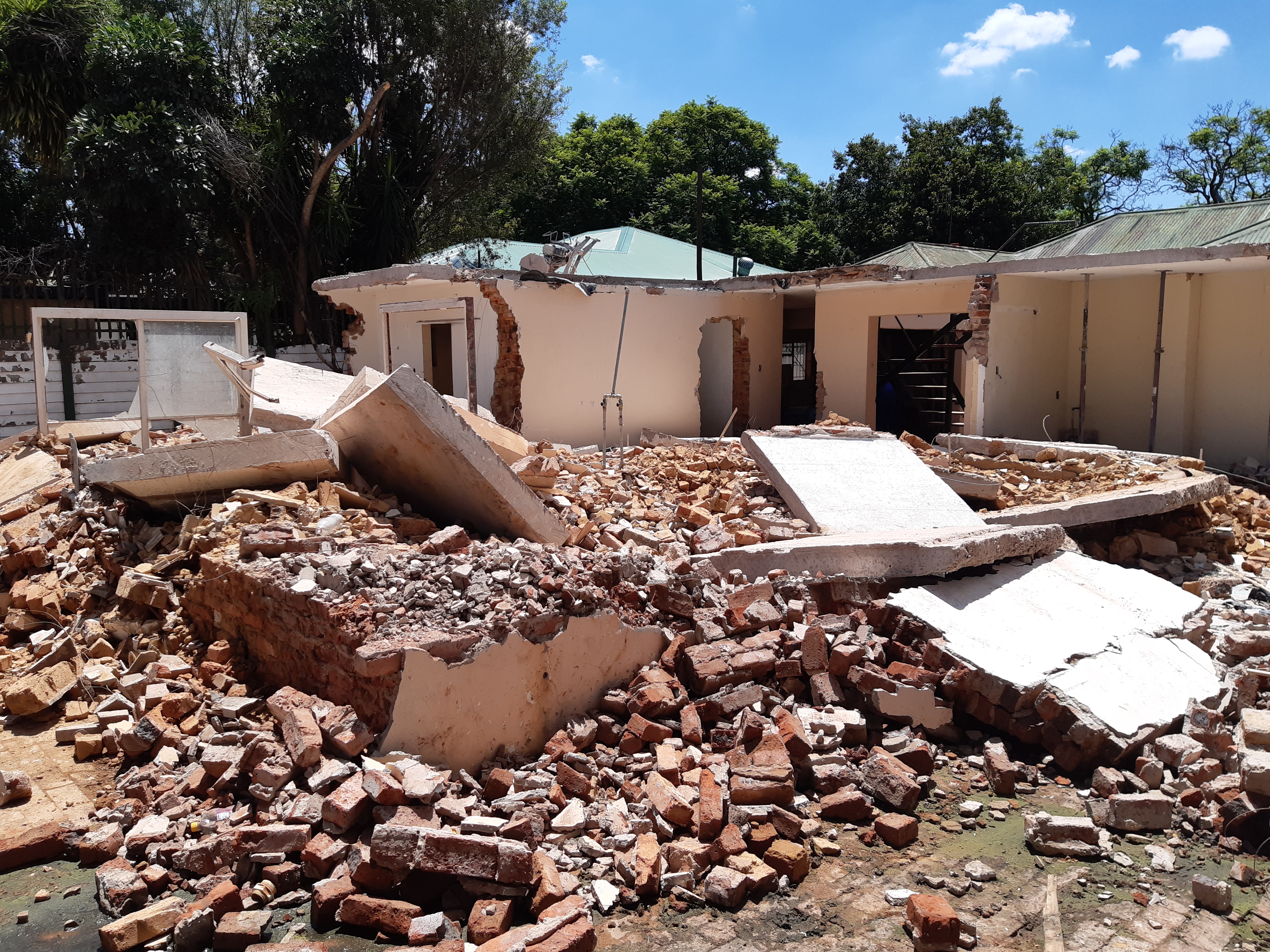 Professional demolition services in Pretoria East by Premiserv Projects